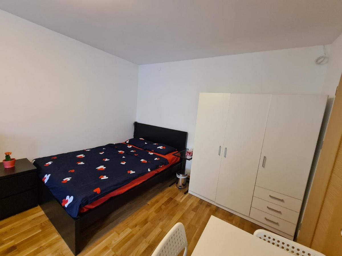 Mirrorroom Pl Citycenter 바르샤바 외부 사진